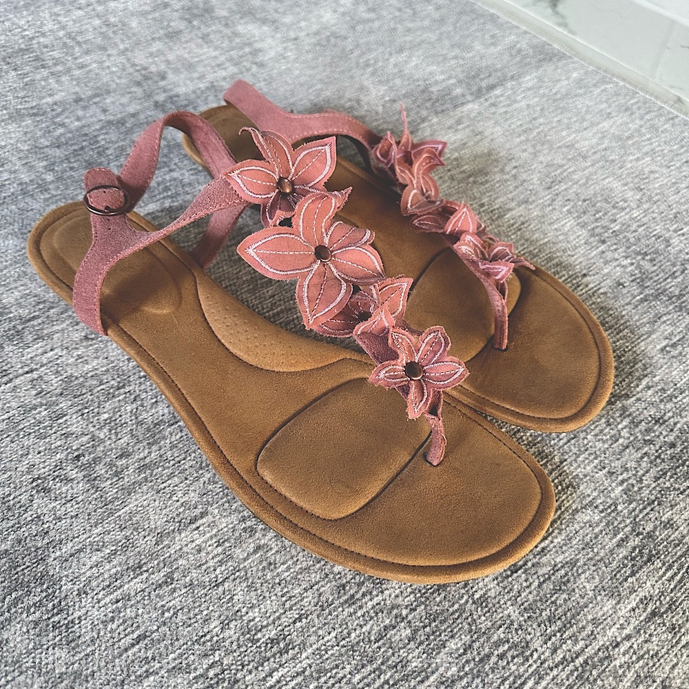 Ugg koolaburra pink flower wedge sandals size 12